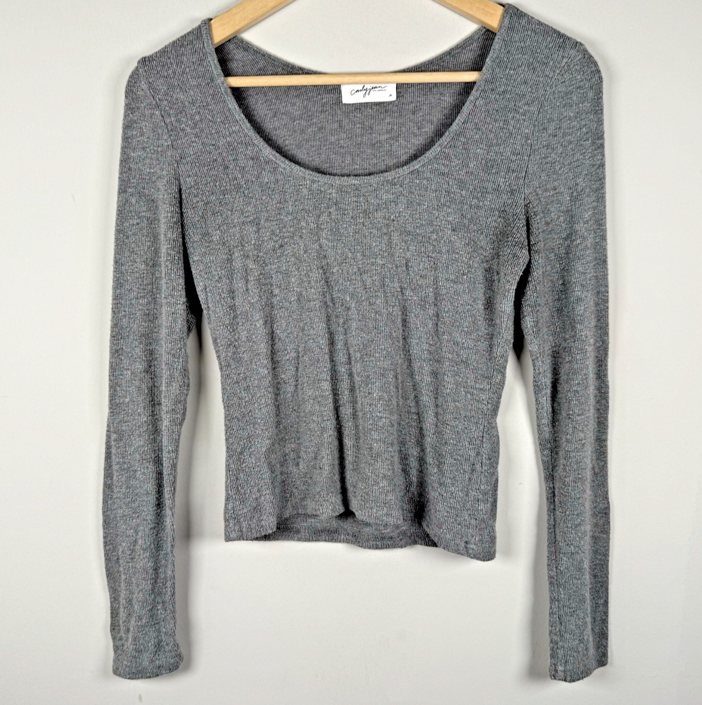 Carly Jean Los Angeles Fuzzy Soft Lightweight Pullover Knit Sweater Gray Medium