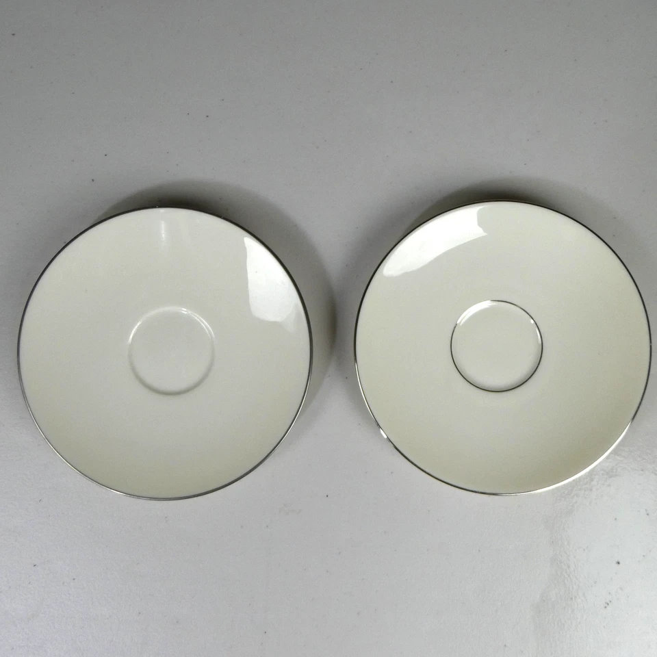 Juego de 2 tazas y platillos de té Lenox Olympia con adornos de platino fino en China hecho en EE. UU. Foto 3 de 4