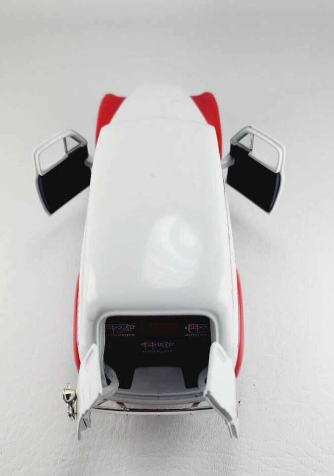 1952 Chevy Coin Bank SpecCast #8161 * CAR QUEST * 1/25 scale 7" W/Key Doors open - Image 3 of 4