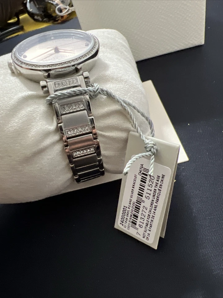 Reloj Pulsera Olivia Burton T-Bar Tono Plateado Acero Inoxidable Malla 32mm Foto 4 de 4