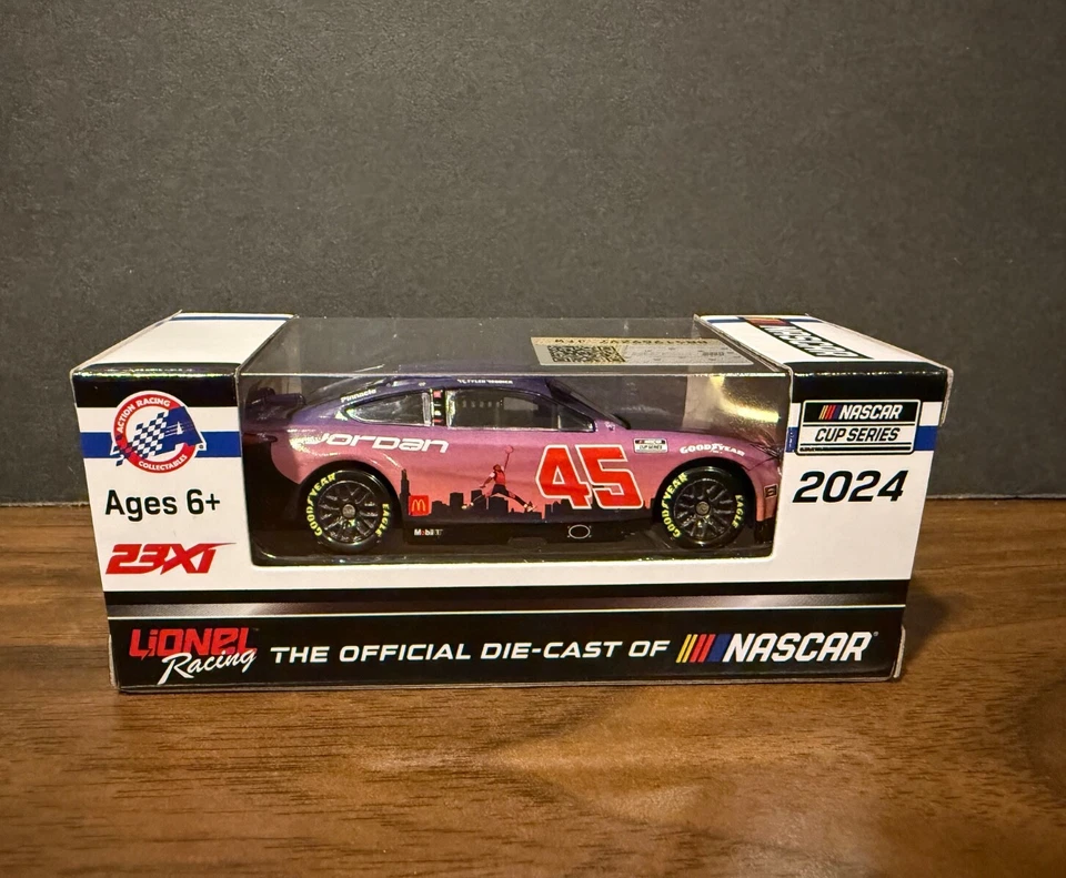 Tyler Reddick 2024 #45 Jordan Brand Jumpman Camry NASCAR 1/64 MJ propiedad 23X1 Foto 4 de 4