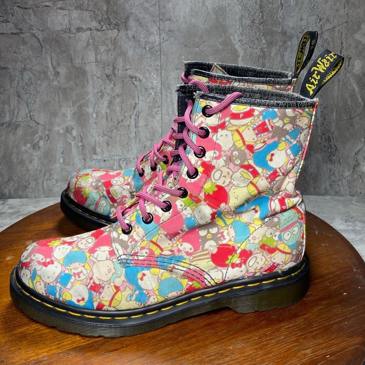 Dr.Martens X Hello Kitty Sanrio Limited Edition 50th Anniversary