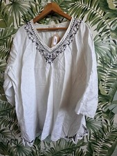 Ann Hervey white black embroidered top size 22