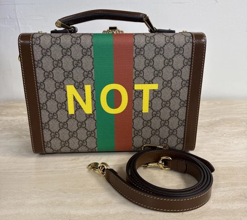 Borsa Gucci marrone beige GG Supreme in tela e pelle finta non sabauda beauty case