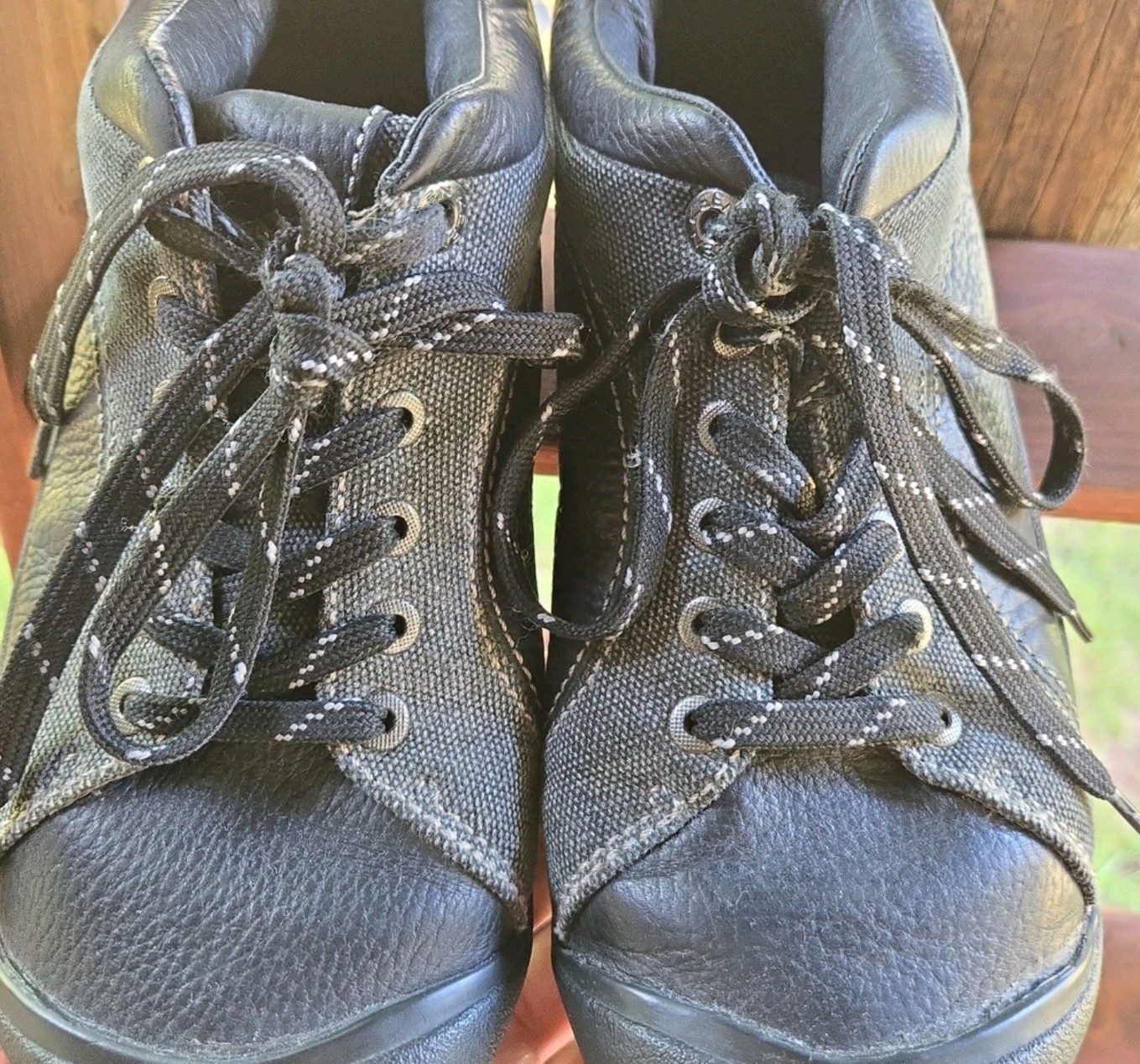 Sneaker da trekking Keen donna in pelle nera con bordo in tela grigia taglia 9 5