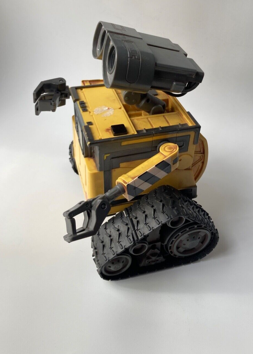 Wall E How Much Does A Cozmo Cost Anki Cozmo Starter Kit Roboter
