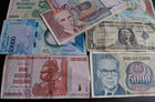 World Foreign currency 10 *small and Large Bank Notes* lot B347 — photo 10