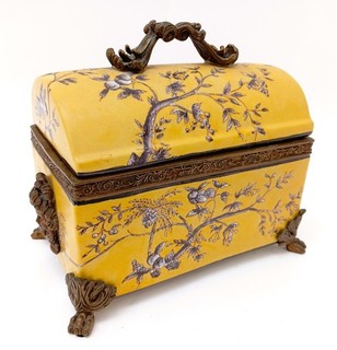Antique Wong Lee WL1895 (WAH008) Famille Jaune Yellow Glazed Footed Casket Box