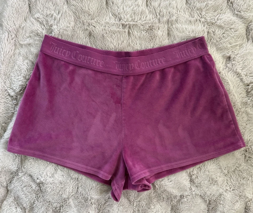Vintage Juicy Couture Velour Shorts Y2K 2000’s Size M Style 1751-47 RN 90410 - Image 2 of 4