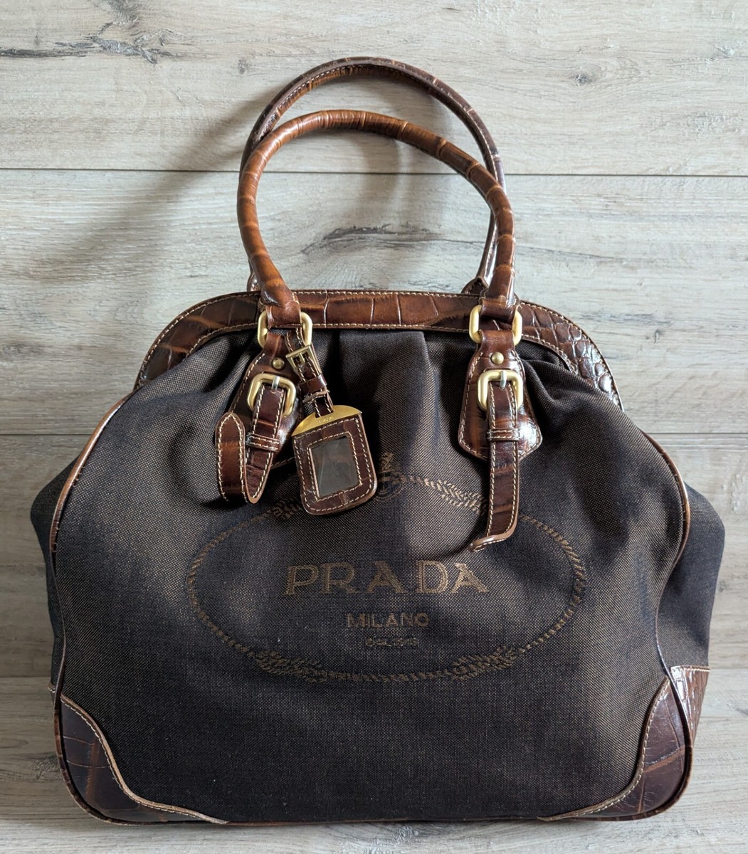【美品】PRADA Leather ショルダーバッグ 現行 極美品】PRADA オールレザー 2VD016 ショルダーバッグ 黒