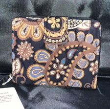 NWT Bella Taylor Amaretto Navy Blue Small Quilted Wallet Floral 5" x 4" NEW