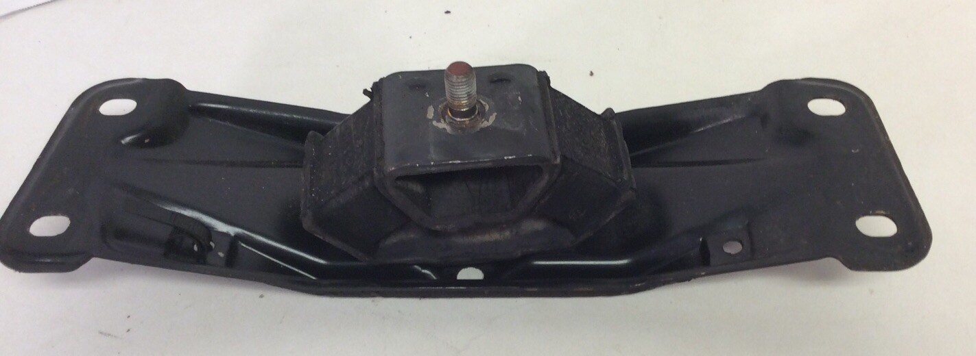 94 95 MERCEDES E420 W124 Transmission Support Bracket W/rubber Shock