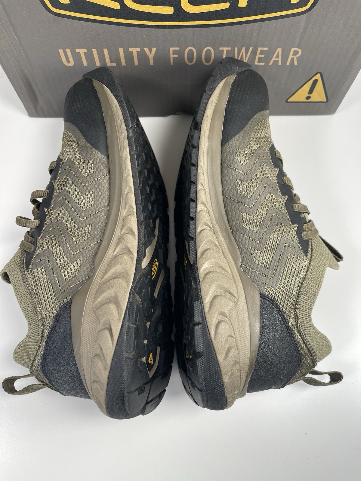 Sneaker KEEN uomo Arvada Shift da lavoro punta in carbonio taglia 8 EE larghe usate in ottime condizioni