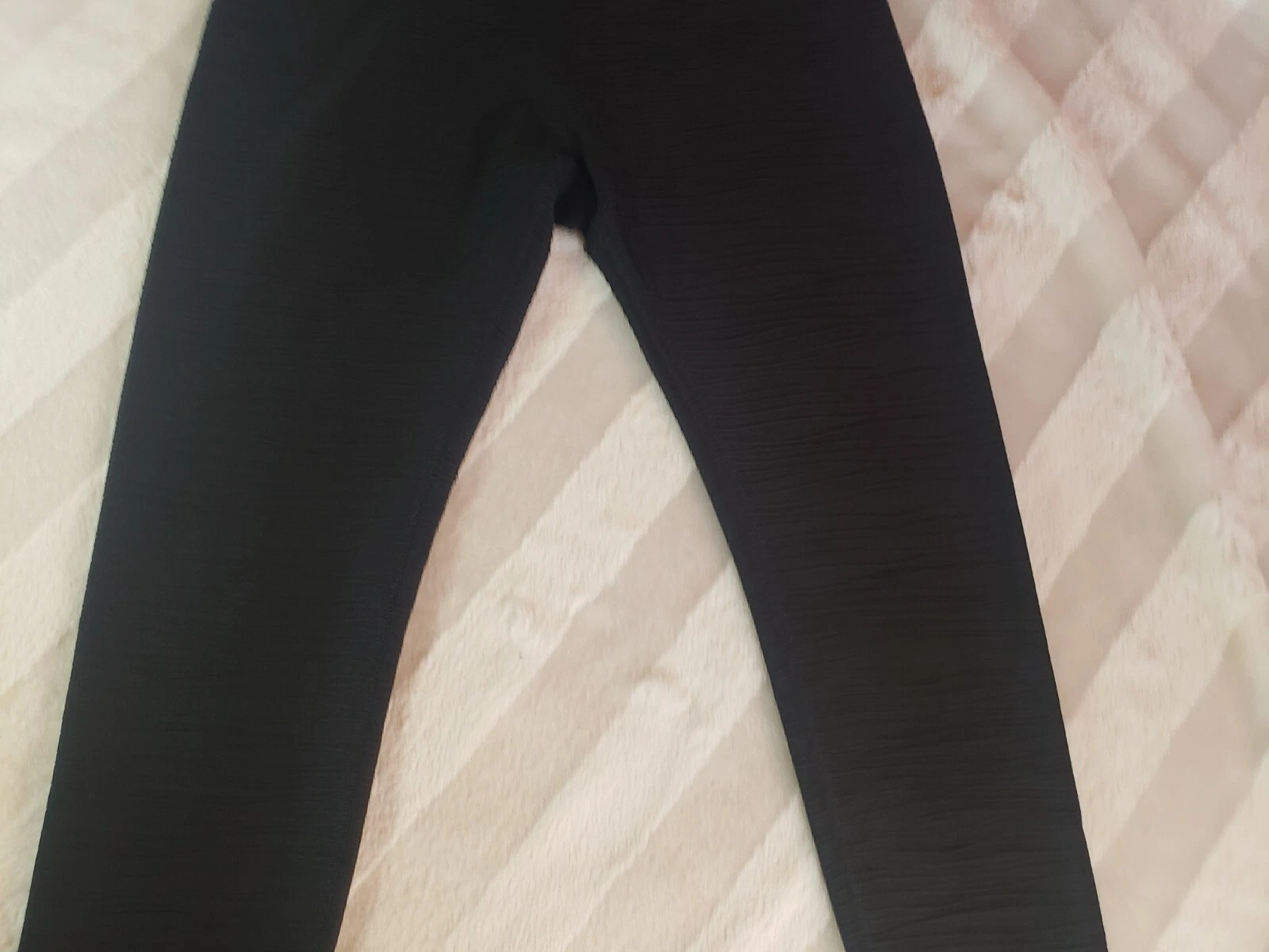 beyond-yoga high rise midi textured leggings