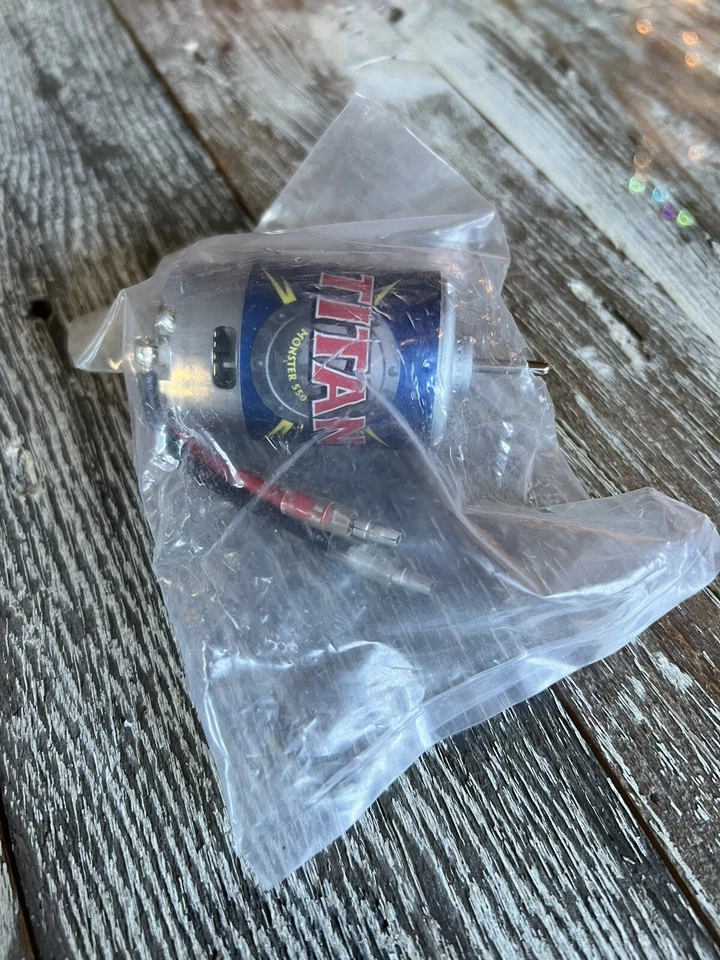 Traxxas Part 3975 Motor Titan 550 21-turns 14 volts E-Maxx E-Revo New in Package - Image 2 of 4