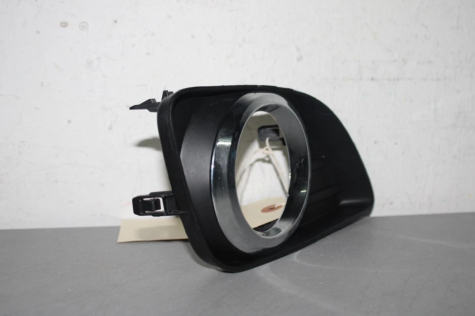 Toyota Camry XLE 2010 2011 lado derecho luz antiniebla cubierta moldura Foto 2 de 4