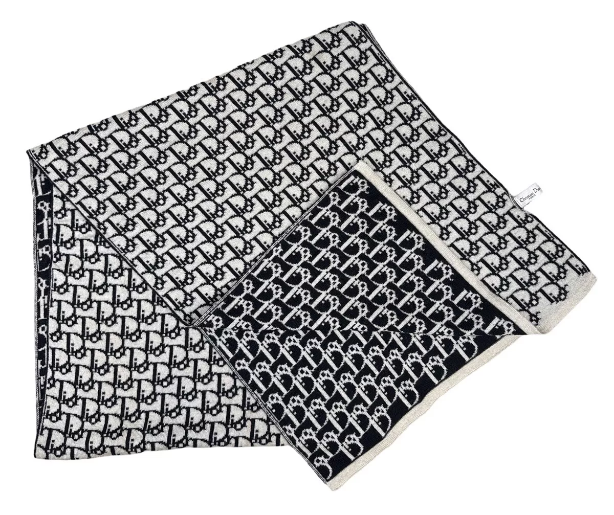 Authentique foulard Christian DIOR beige noir motif trotteur laine logo marque AOP