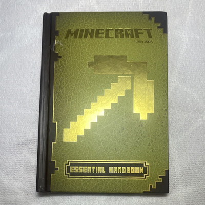Mojang Ab Minecraft Essential Handbook (Minecraft Series) HC Scholastic English