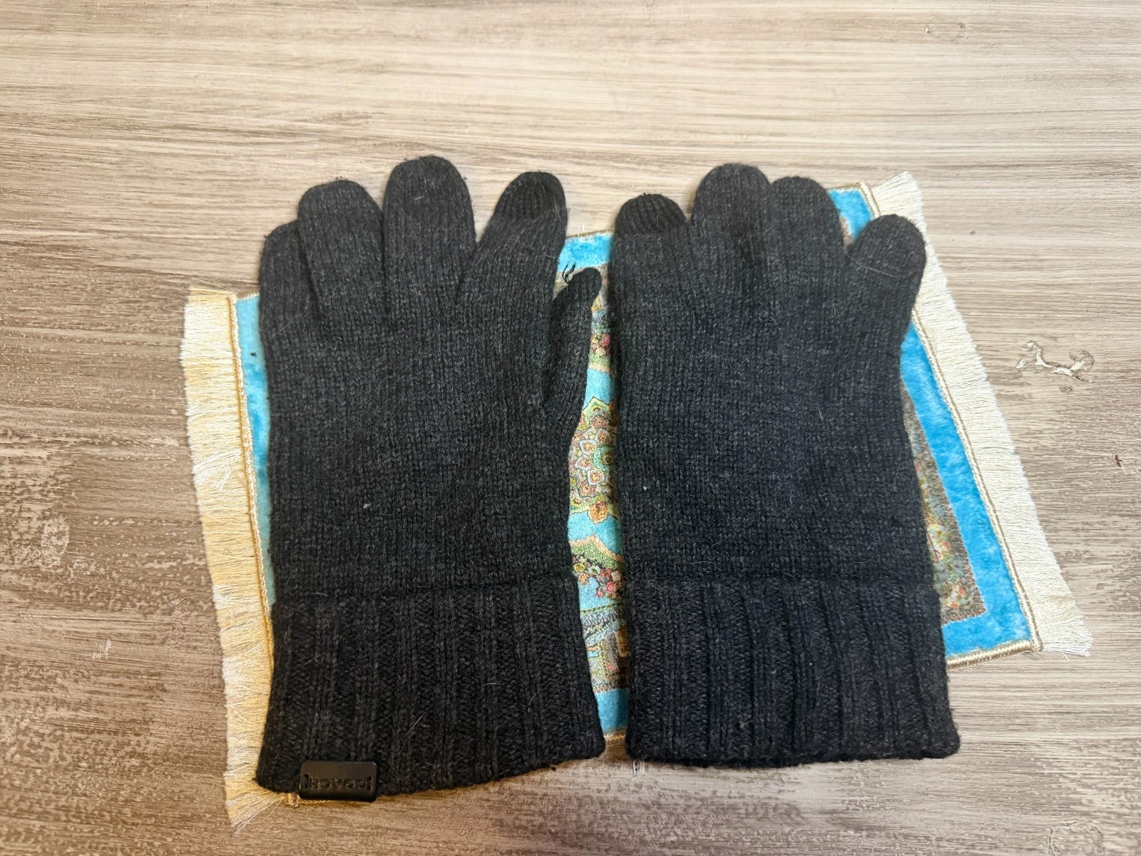 Coach Mens Black Dark Gray Knit Gloves Leather Fingers Winter Gloves One Size