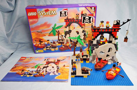LEGO Vintage Pirates 6279 Skull Island Complete w/ Manual & Minifigures & Box