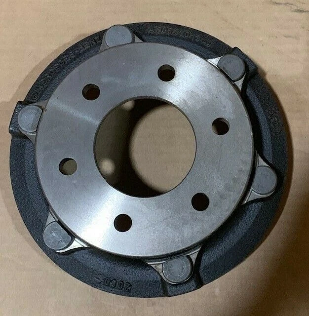 FITS 2007-2009 DODGE SPRINTER 3500 HUB 68056231AB - NEW OEM - Image 2 of 4