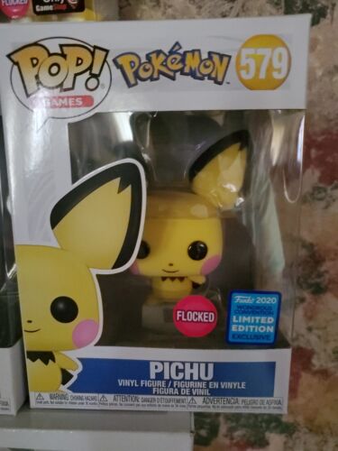 P2 Funko Pop Pokemon Flocked Eevee 577 
