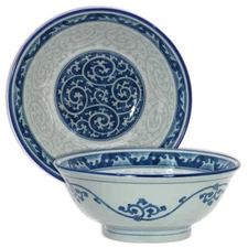 Japanese 8.25" Porcelain Ramen Rice Soup Noodle Bowl Nami Karakusa Made in Japan