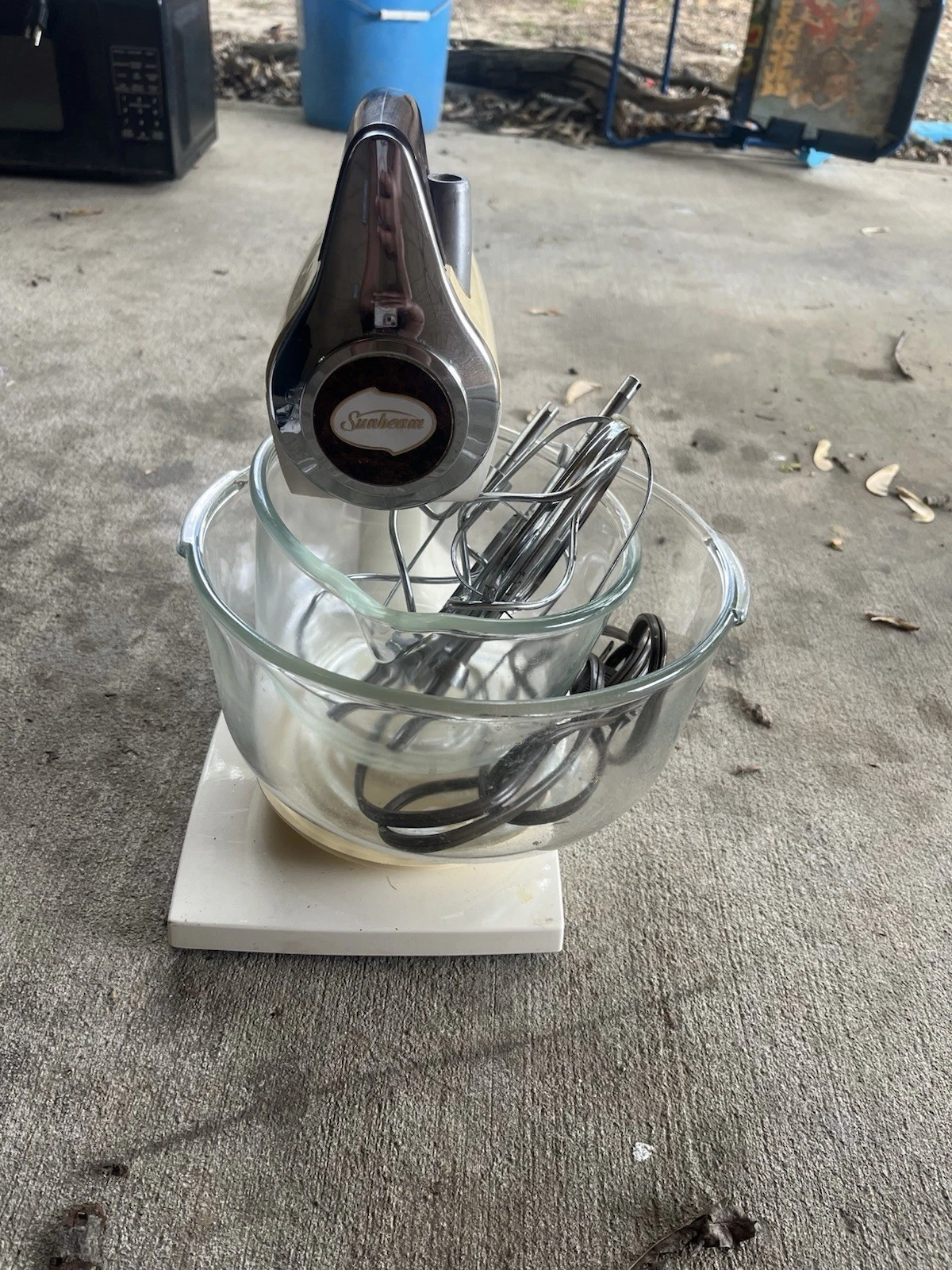 Vintage 1970s Sunbeam Deluxe Mixmaster Stand Mixer