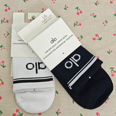 NEW Alo Yoga Unisex Half-Crew Socks Black & White 2-Pair Bundle