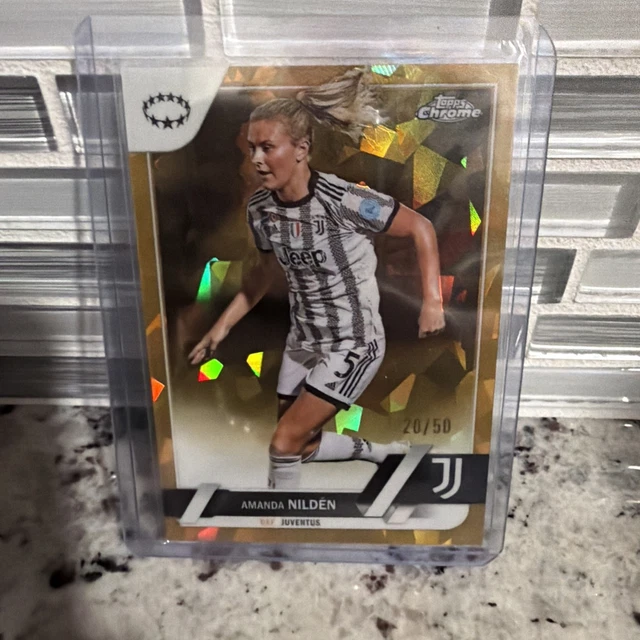 Topps Chrome Womens Sapphire 2022/23 - Amanda Nilden Gold /50 Juventus