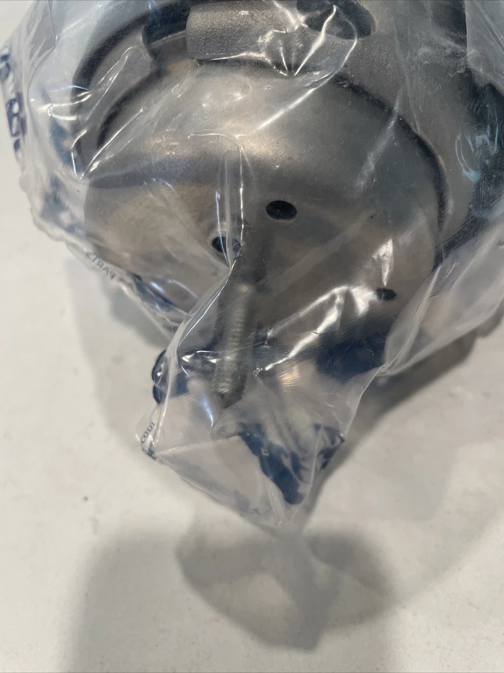 Nuevo montaje de motor Hamburg-Technic 8E0199379B para Audi A4 8E0-199-379B Foto 2 de 4