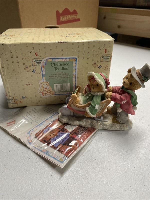 Cherished Teddies Lindsey & Lyndon 1997 Figurine Walking In A Winter Christmas