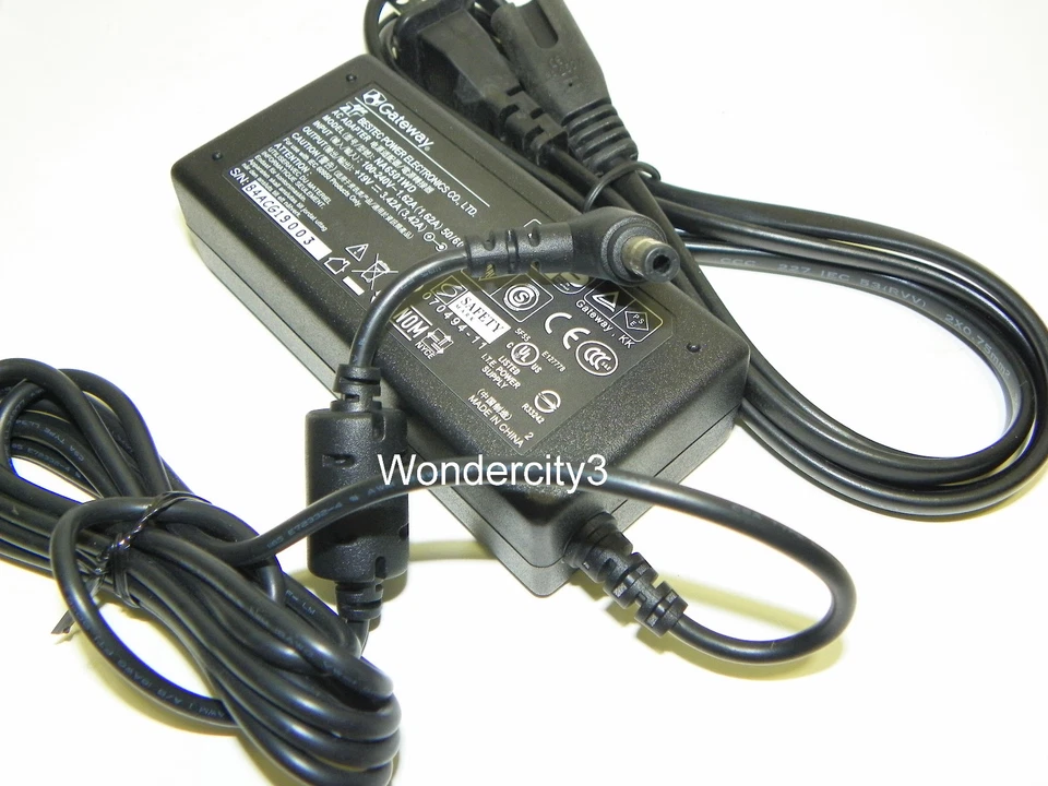 Adaptadores de CA originales Bestec NA6501WD Gateway 19V 3.42A 65W 5.5mm / 2.5mm Foto 3 de 3