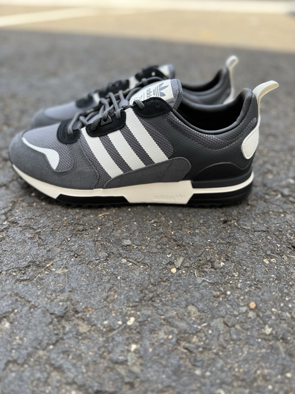 Adidas Originals ZX 700 HD Men's Running Shoe Athletic Sneaker Footwear H01851 thumbnail 5