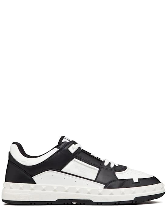 Valentino Garavani - Men - Sneakers with leather details - Black 167790₽
