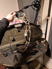 Hoyt torrex compound bow RH 70lb 