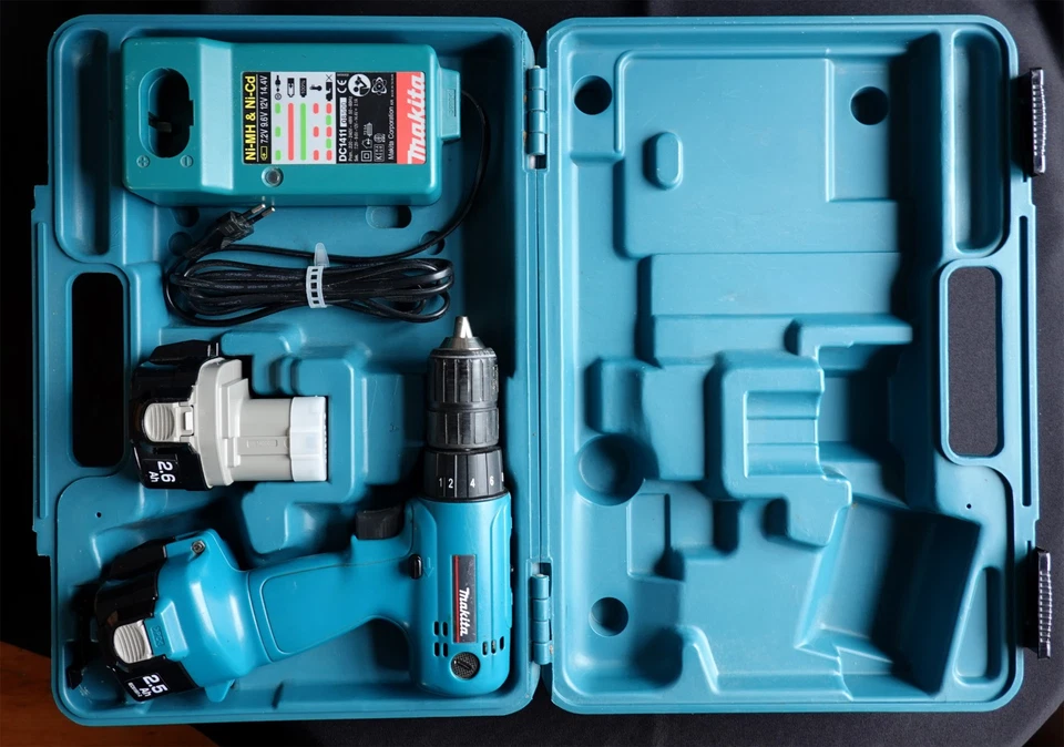 Makita Akku-Bohrschrauber 12 Volt 6314D mit 2 St ORIGINAL Akkus u. Ladegerät - Bild 2 von 4