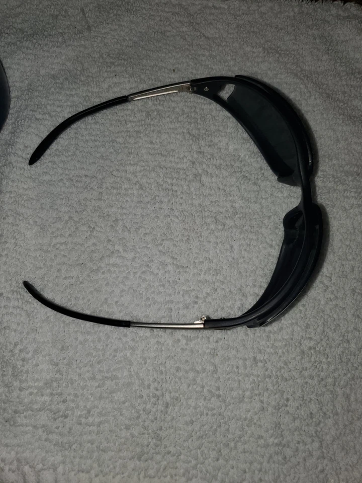 Gafas de sol deportivas Nike V8. Marco negro mate con cepillo laterales cromados Foto 4 de 4