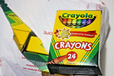 CRAYOLA 24 COLOR CRAYONS NON TOXIC 12-PACK