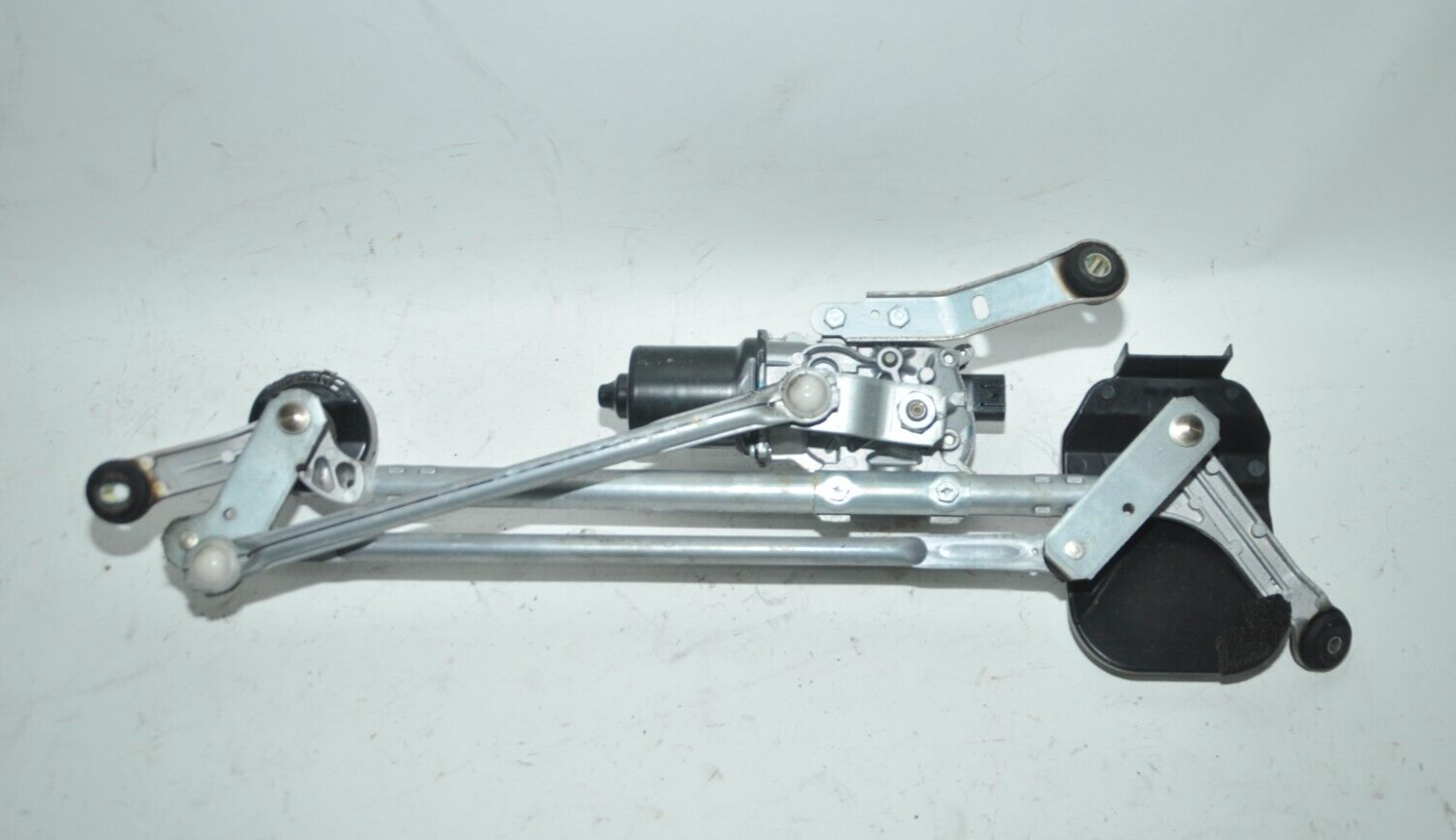 20142020 Infiniti Q60 Front Windshield Wiper Motor Assembly 28800