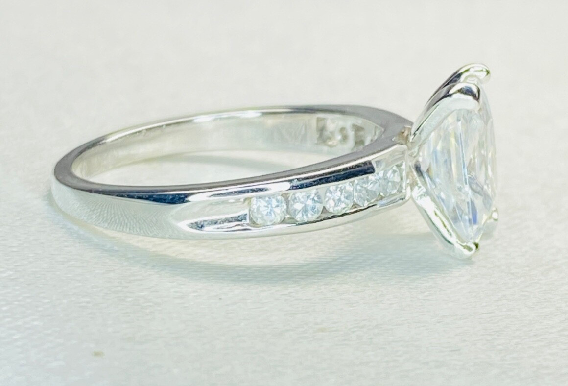 Gorgeous Solitaire Silvertone Rectangle Ring Pave… - image 6