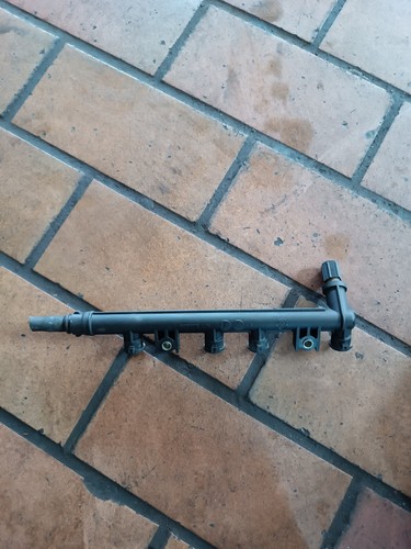 Original Fiat Punto 188 II 1.2 8V Einspritzleiste Einspritzdüsen 3219018301