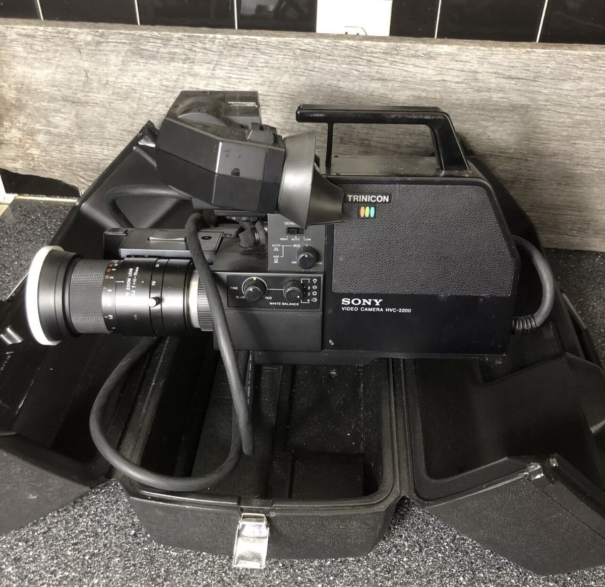 Vintage Sony Trinicon HVC-2200 Color Video Camera Beta II w/ Case