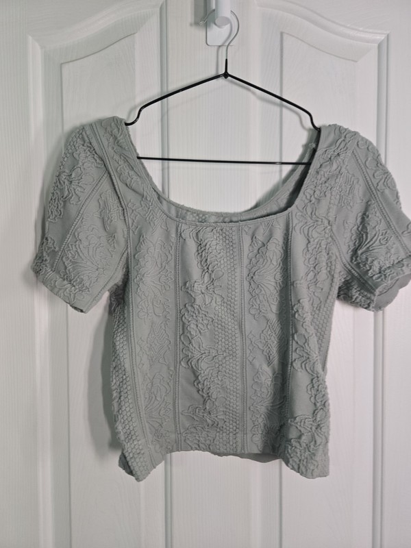 no brand Teal/green Short Sleeve With Risen Flower Decal Stretchy Crop  Top