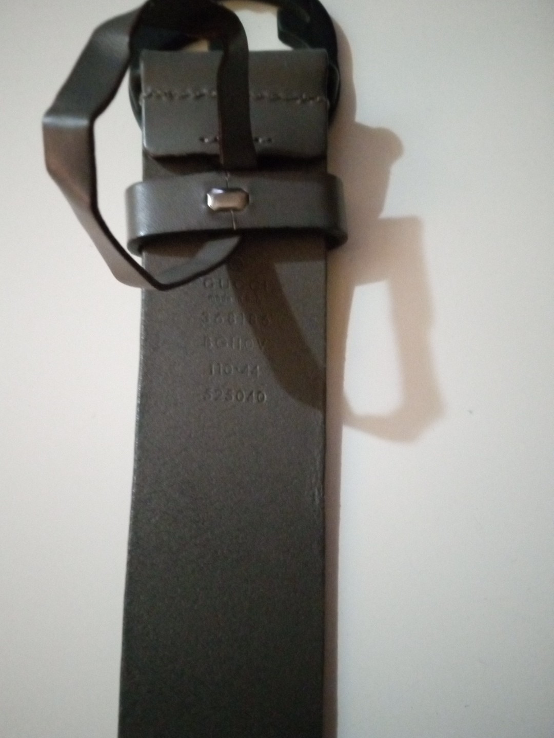 Gray Men's Gucci Belt Size 44 Small Scratch On Emblem Buckle Made In Italy . thumbnail 2