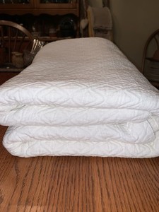 Garnet Hill 100% Cotton Matelasse Coverlet Bedspread Twin White Diamond Pattern