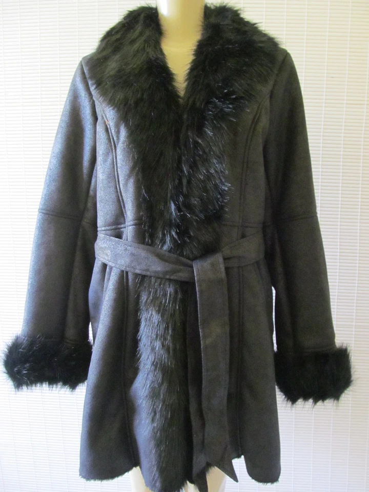 Abrigo de piel sintética Dennis By Dennis Basso piel de oveja negro talla S con cinturón nuevo con etiquetas