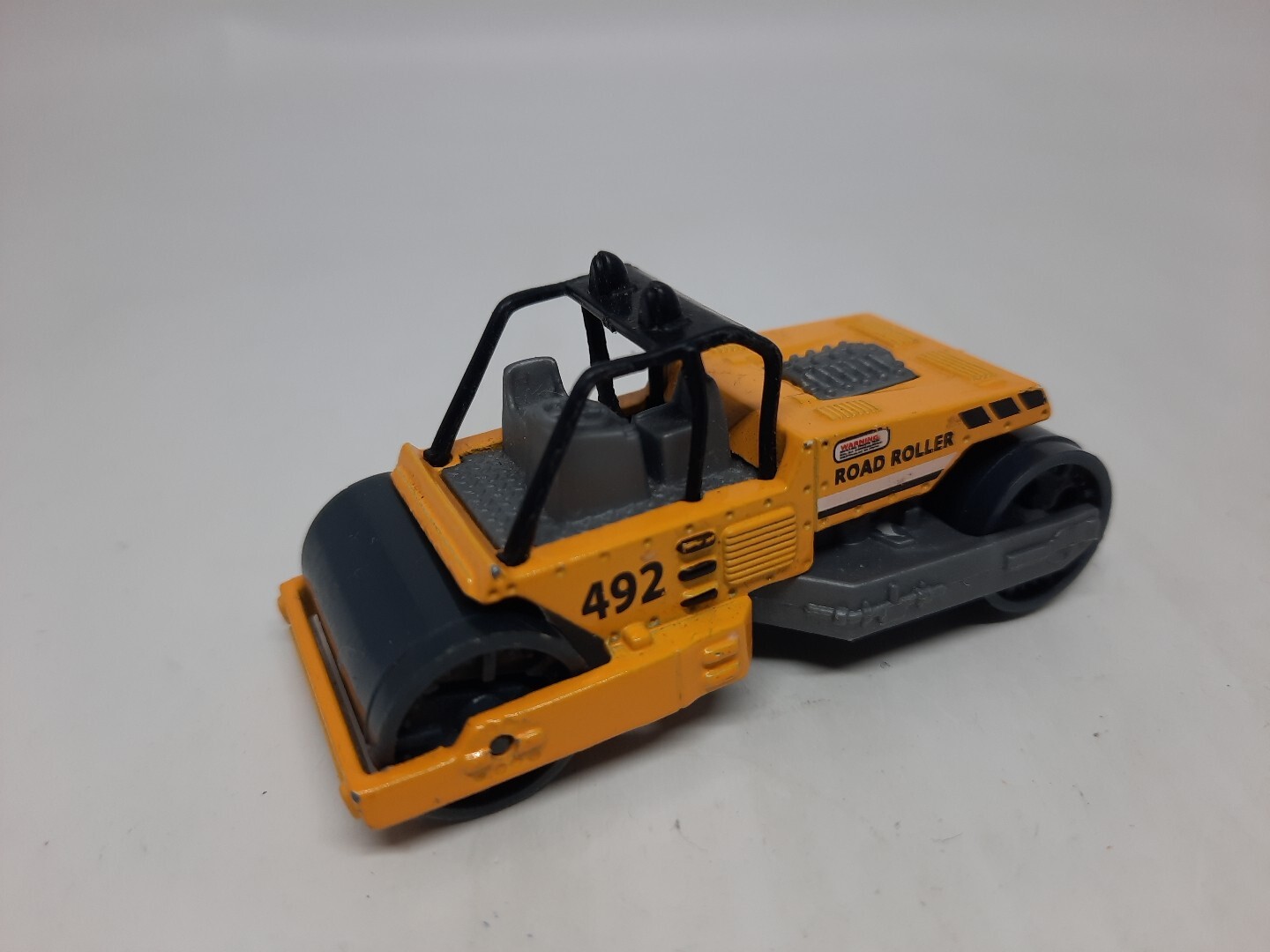 Matchbox Road Roller 2000 492 62607 Orange and Gray