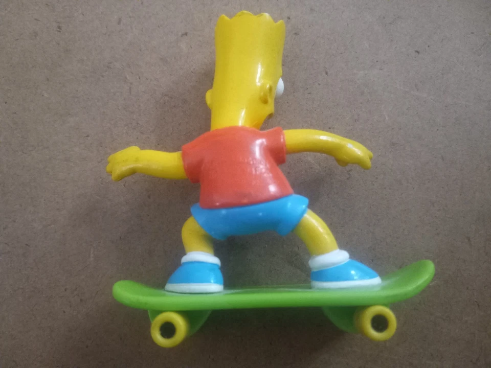 Figura de PVC de colección 1998 FOX Bart Simpson en monopatín camisa roja rara de 2,7" Foto 2 de 2