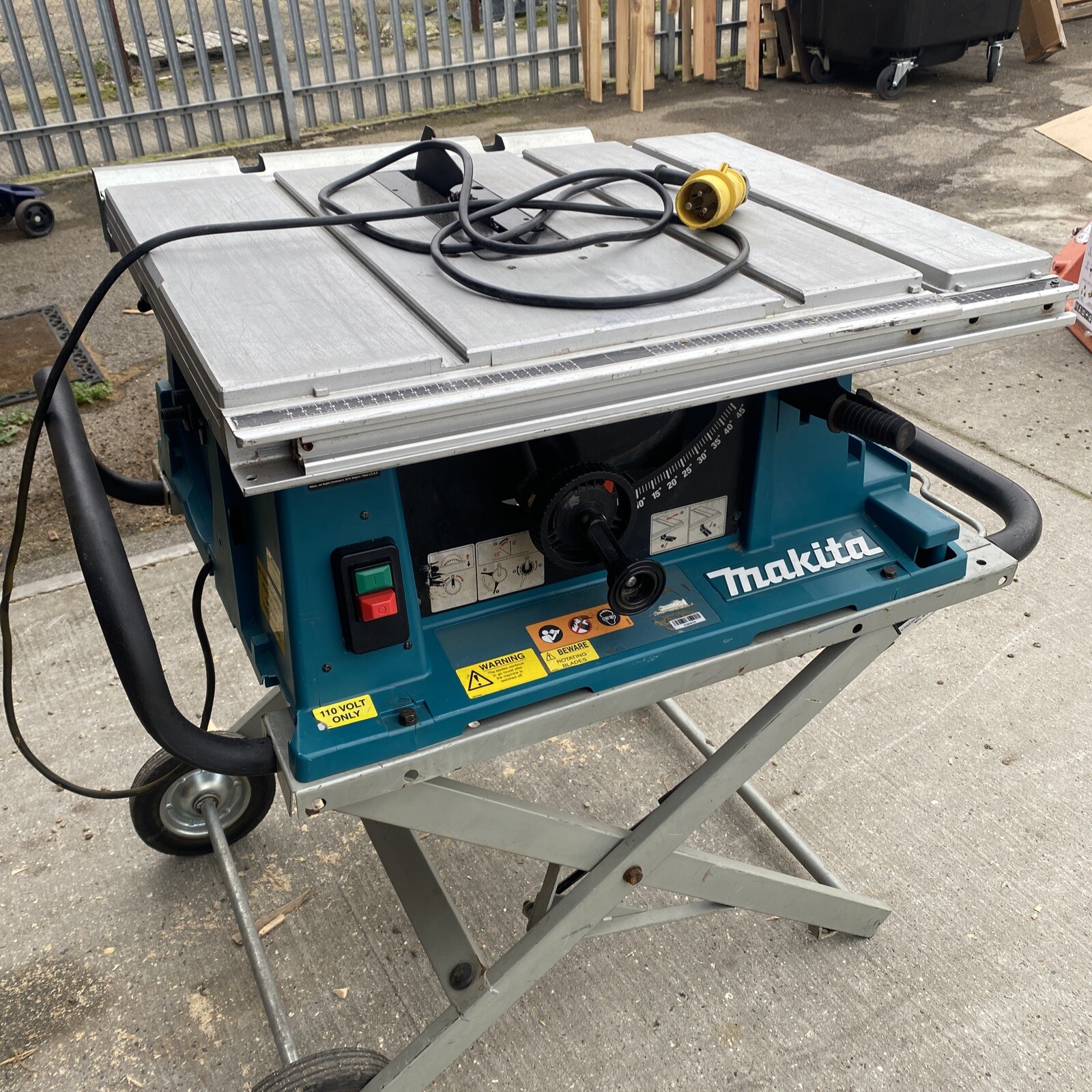 Makita 2704 Table Saw 110v with stand collection from Essex eBay